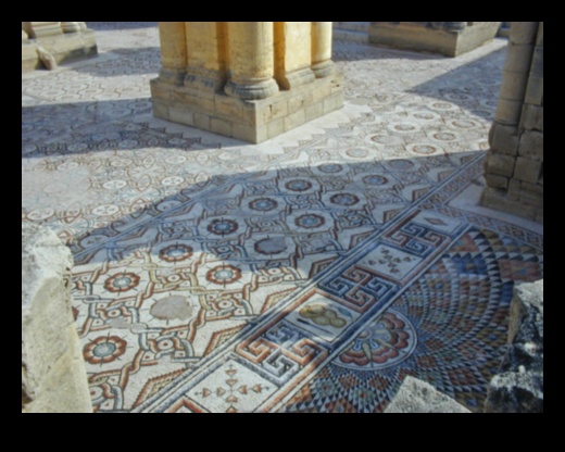 פסיפסים מסופוטמיים: חיבור חפצים עתיקים