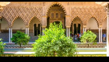 אלקזר הזהב: ייצוגים אמנותיים של ארמונות ספרד